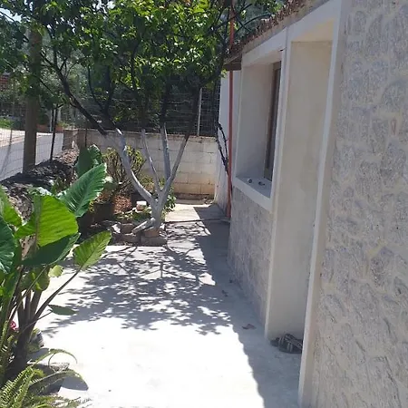Stone House بيت للعطل كساميل